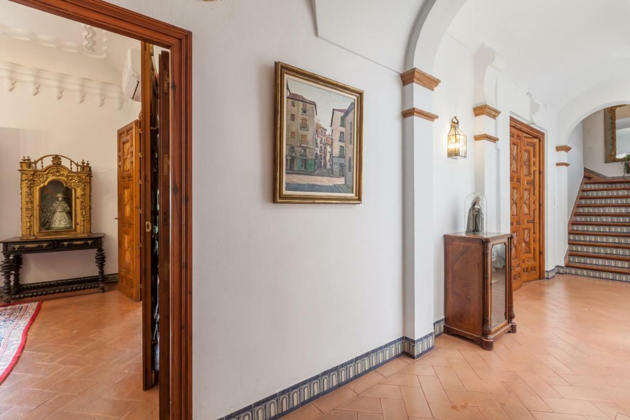 Villa Elvira, Exclusive Pool And Gardens In The Heart Of Sevilla Eksteriør billede