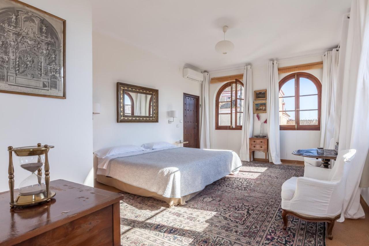 Villa Elvira, Exclusive Pool And Gardens In The Heart Of Sevilla Eksteriør billede