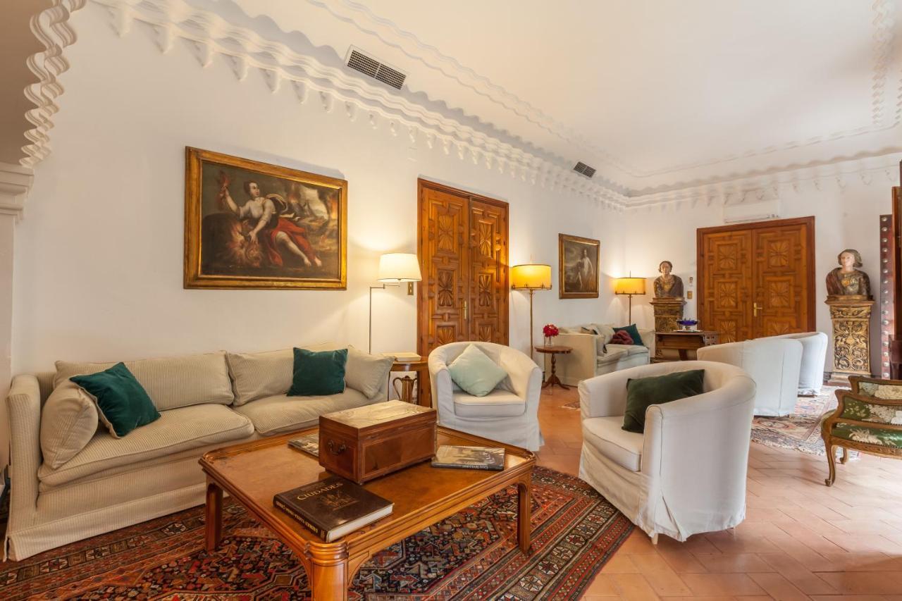 Villa Elvira, Exclusive Pool And Gardens In The Heart Of Sevilla Eksteriør billede