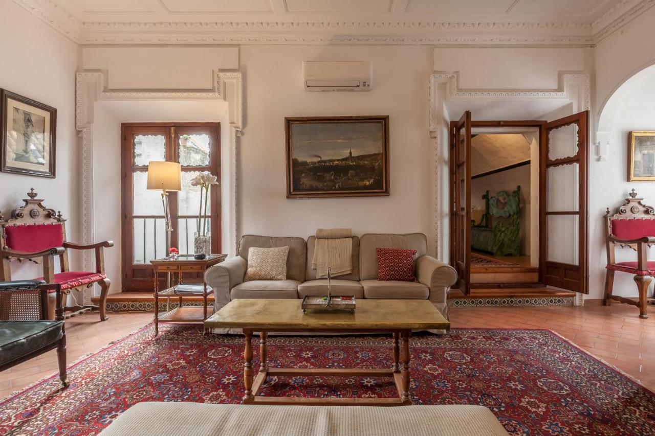 Villa Elvira, Exclusive Pool And Gardens In The Heart Of Sevilla Eksteriør billede